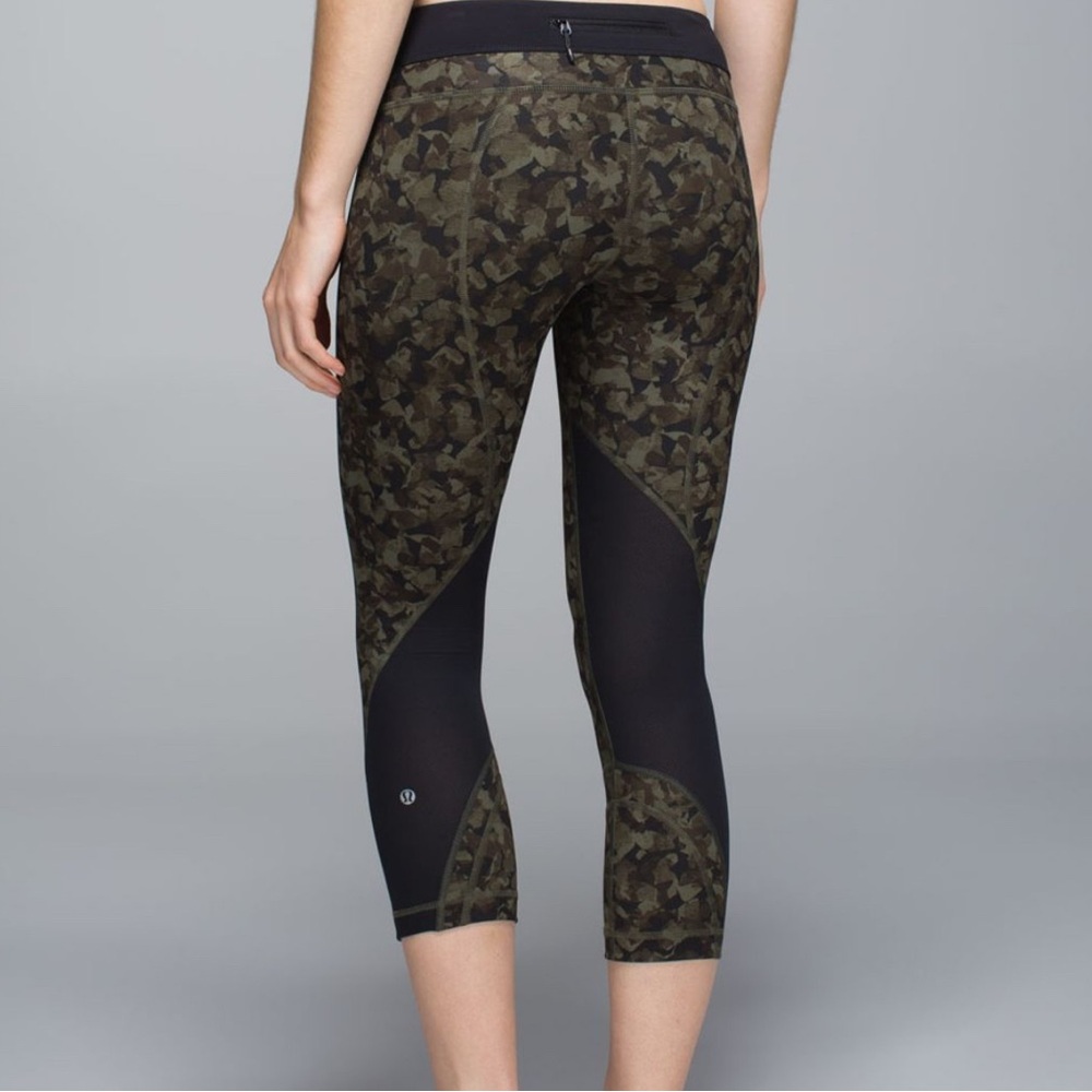 Lululemon Inspire Crop II Full-On Luxtreme Mystic Jungle Fatigue Sz 8